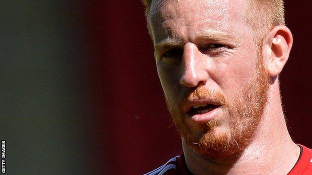 Adam Rooney in action for Aberdeen