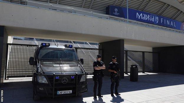 Wanda Metropolitano police