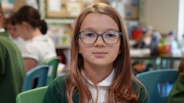 Teachers want parents to stop giving children under 14 smartphones