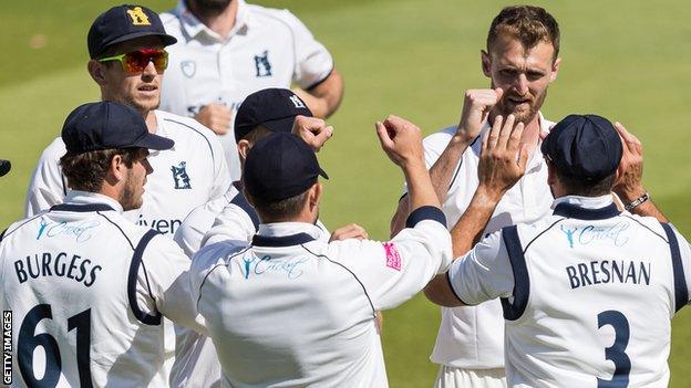 Warwickshire celebrate a wicket