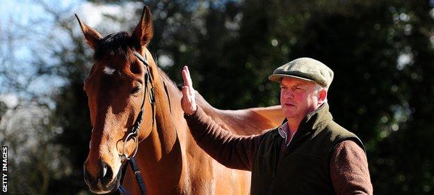 Trainer Colin Tizzard with Cue Card