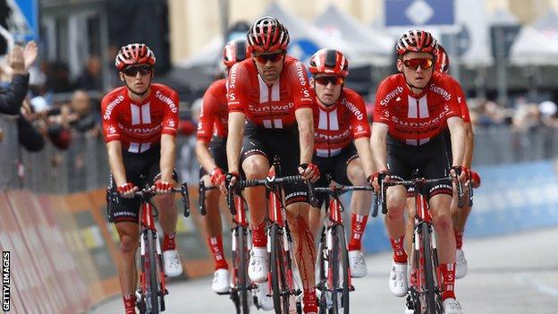 Tom Dumoulin rolls over the line on stage four of the 2019 Giro d'Italia after crashing