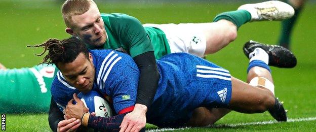 Teddy Thomas scored the only try but it wasn't enough for the French as Ireland snatched a late win