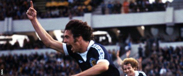 Joe Jordan celebrates