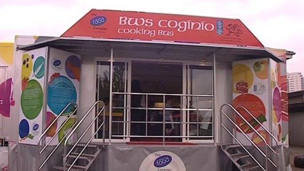 Cooking bus