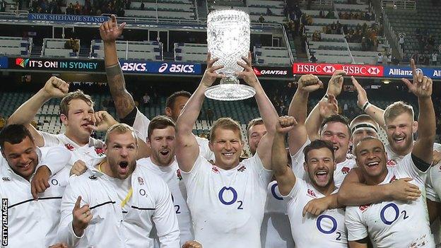 Dylan Hartley and the England team in Australia in 2016