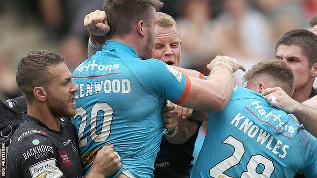 St Helens and Widnes fight