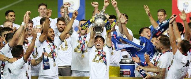 Leeds lift the Championship trophy