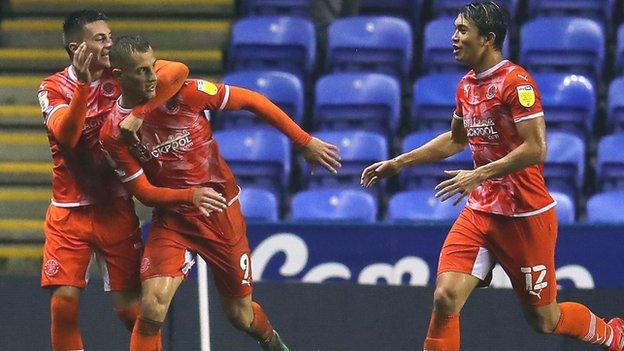 Jerry Yates' second goal of the night won all three points for Blackpool at Reading