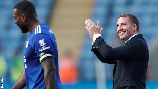 Brendan Rodgers and Wes Morgan celebrate goal