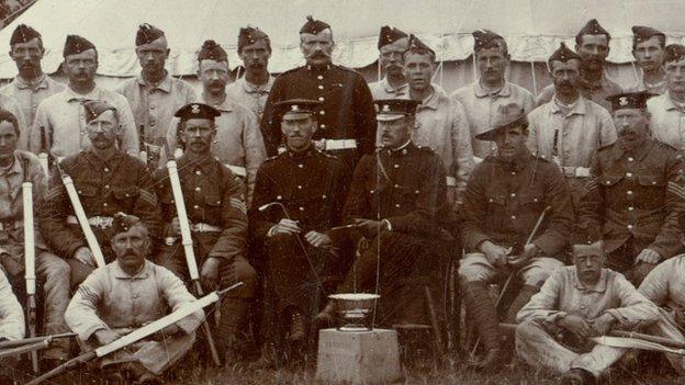 Major EF Farrell with his soldiers during WWI