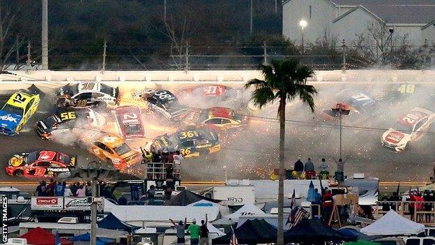 Daytona 500 crash