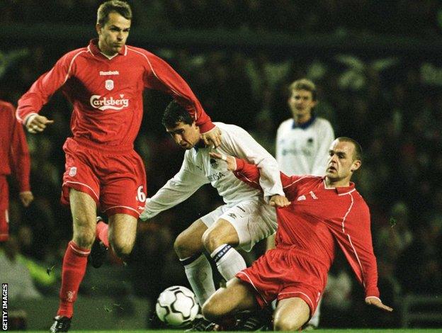 Dietmar Hamann and Danny Murphy in action for Liverpoo