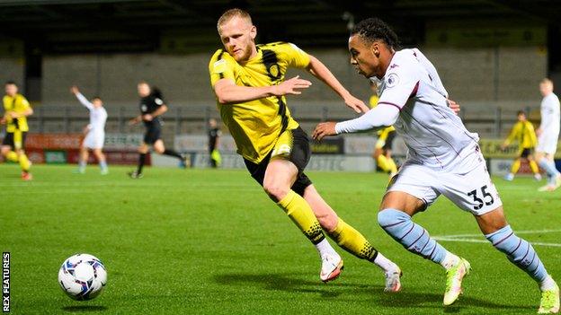 Frazer Blake-Tracy playing for Burton Albion