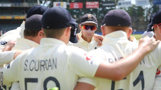 England Test captain Joe Root speaks to his players