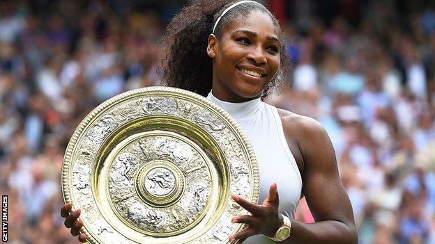 Serena Williams with Wimbledon trophy