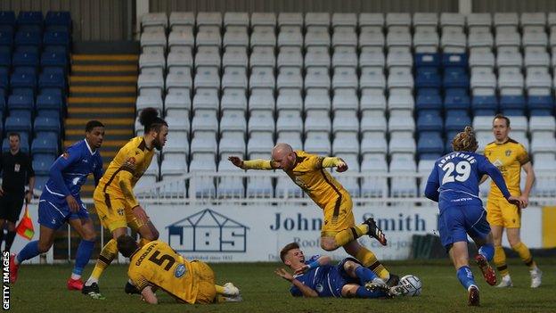 Sutton United v Hartlepool United