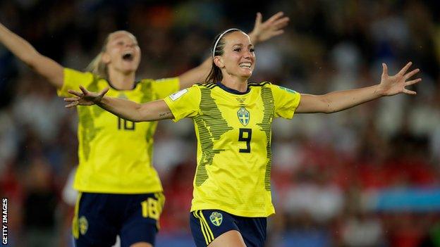 Kosovare Asllani celebrating scoring for Sweden