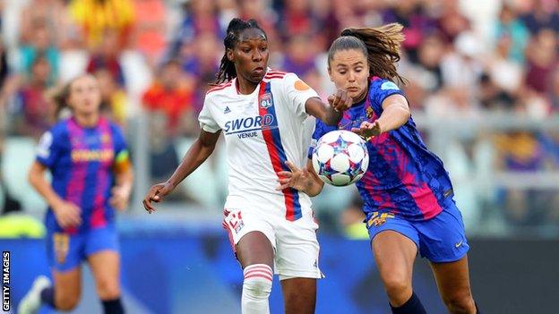 Kadeisha Buchanan (left)