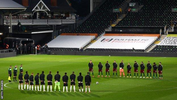 Players hold two minute's silence at Fulham v Wolves