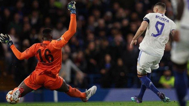 Karim Benzema becomes the fourth player to score a hat-trick in back-to-back Champions League appearances after Cristiano Ronaldo (2017), Lionel Messi (2016) and Luiz Adriano (2014).