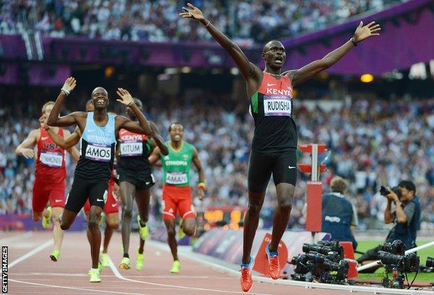 David Rudisha celebrates winning the 800m at the Londond 2012 Olympics