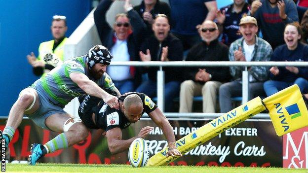 Olly Woodburn scores Exeter's second try of the match