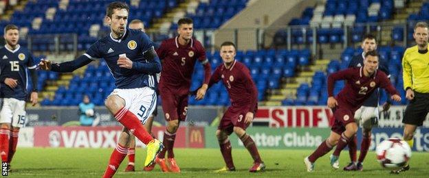 Ryan Hardie scores a penalty