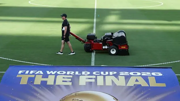 Los jugadores de la NFL quieren más campos de césped después del Mundial.