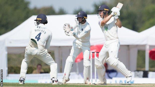 Joe Weatherley batting for Hampshire