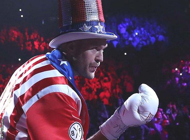 Tyson Fury blows a kiss to the crowd