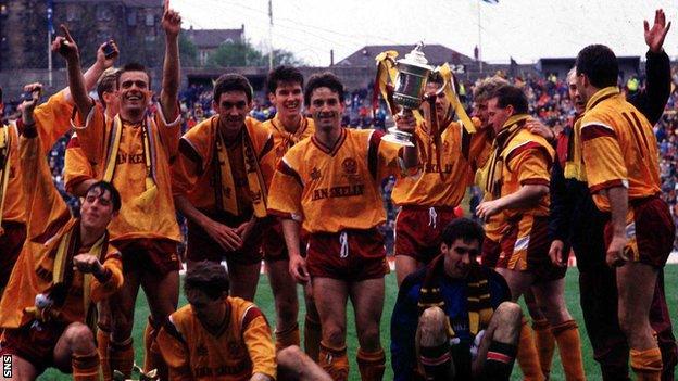 Motherwell celebrate winning the 1991 Scottish Cup