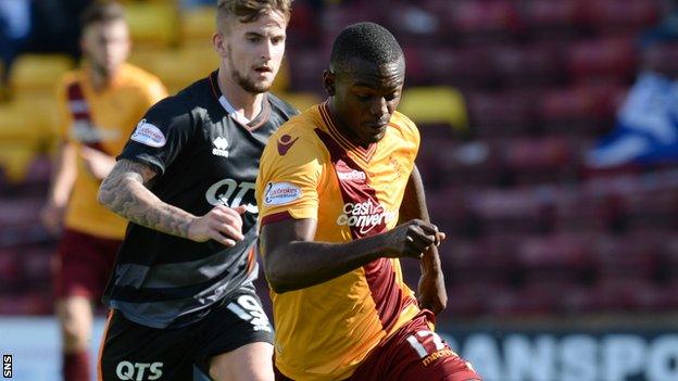 Theo Robinson in action for Motherwell