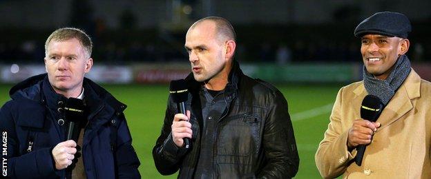 Trevor Sinclair (right) and Paul Scholes (left)