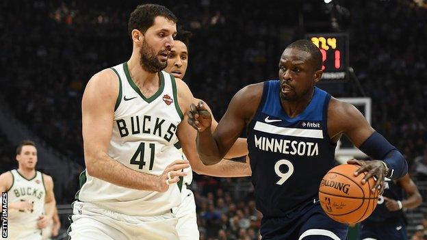 Luol Deng playing for Minnesota Timberwolves.