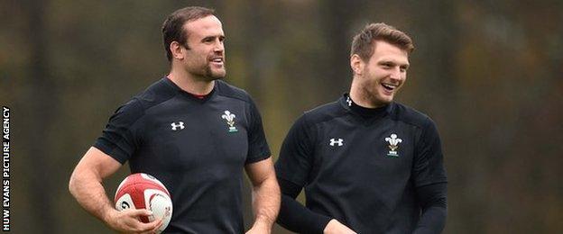 Jamie Roberts in Wales training with Dan Biggar