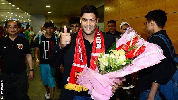 Hulk arrives in Shanghai