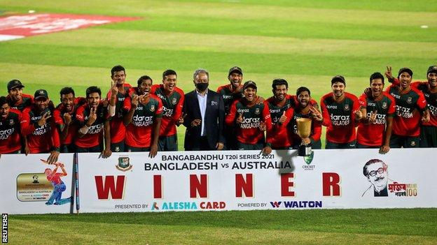 Bangladesh with the T20 series trophy