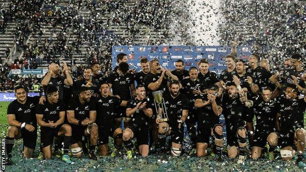 New Zealand lift the Rugby Championship trophy