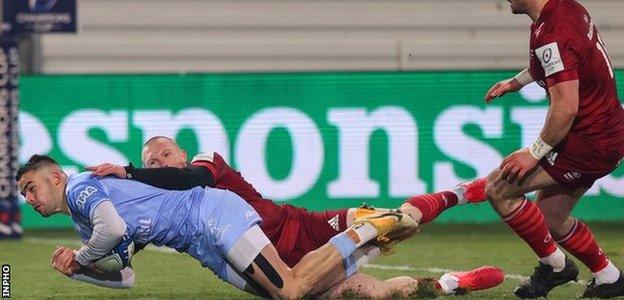 Thomas Larregain scored the only try of the game to give Castres a first half lead