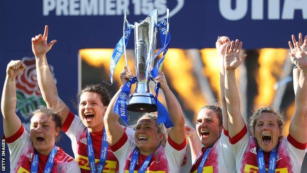 Harlequins celebrating 2020/21 trophy win