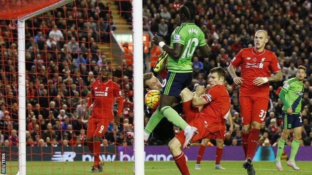 Sadio Mane scores