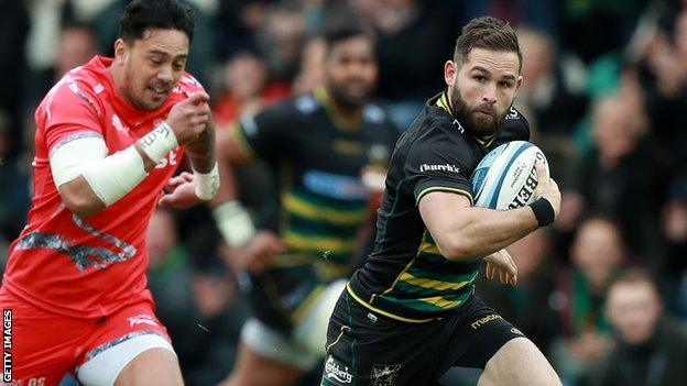 Cobus Reinach runs clear for Northampton