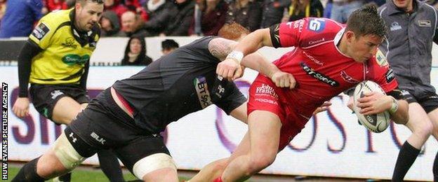 DTH van der Merwe scores for Scarlets against Ospreys