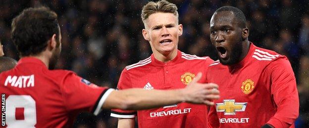 Manchester United's Juan Mata, Scott McTominay and Romelu Lukaku celebrate