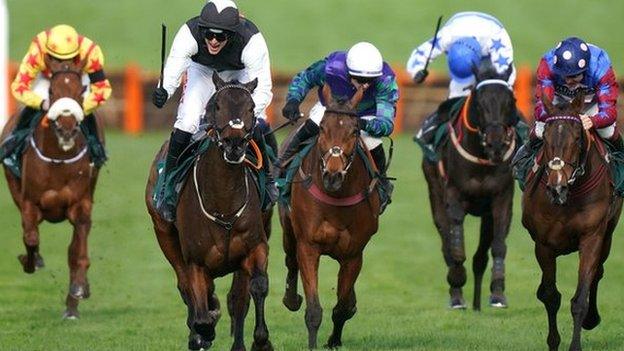 Flooring Porter on the way to winning the 2022 Stayers' Hurdle at the Cheltenham Festival