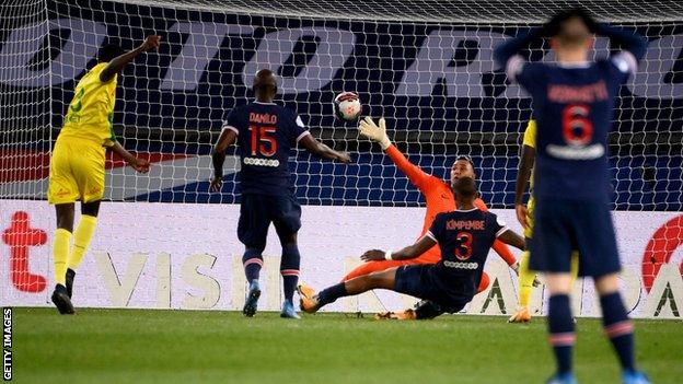 Randal Kolo Muani scoring for Nantes