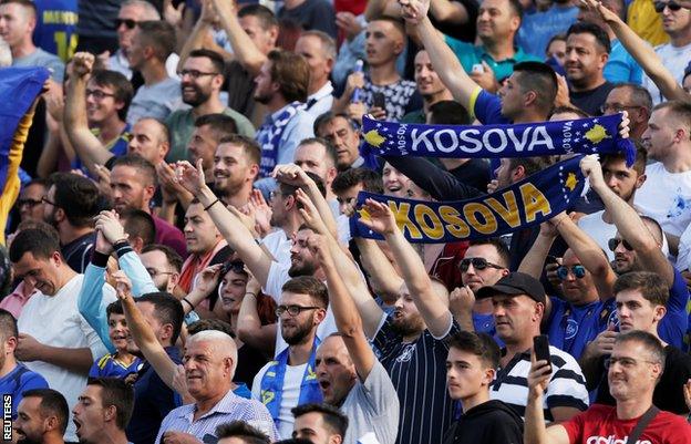 Kosovo fans