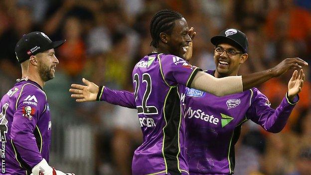 Jofra Archer celebrates wicket