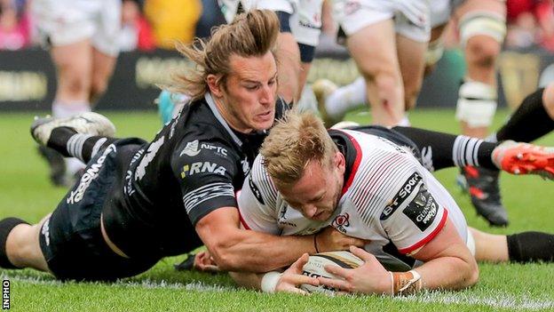 Kieran Treadwell scores Ulster's third try